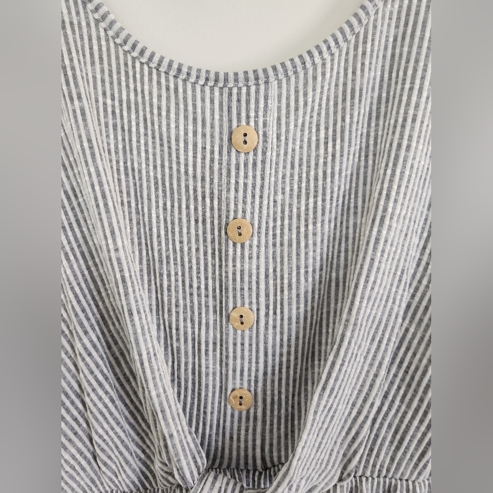 NWOT Caution To The Wind Grey and White Striped Romper M - Picture 4 of 4